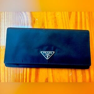 Prada Women’s wallet